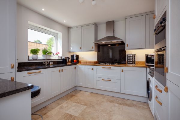 Cost of Cabinet Hardware Installation in Edison