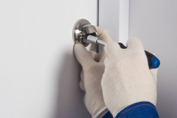 Cost of Deadbolt Replacement in Edison